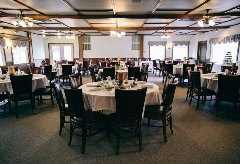 Fannies Supper Club And Motel