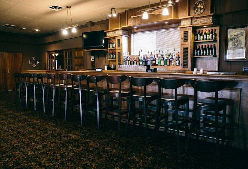 Fannies Supper Club And Motel