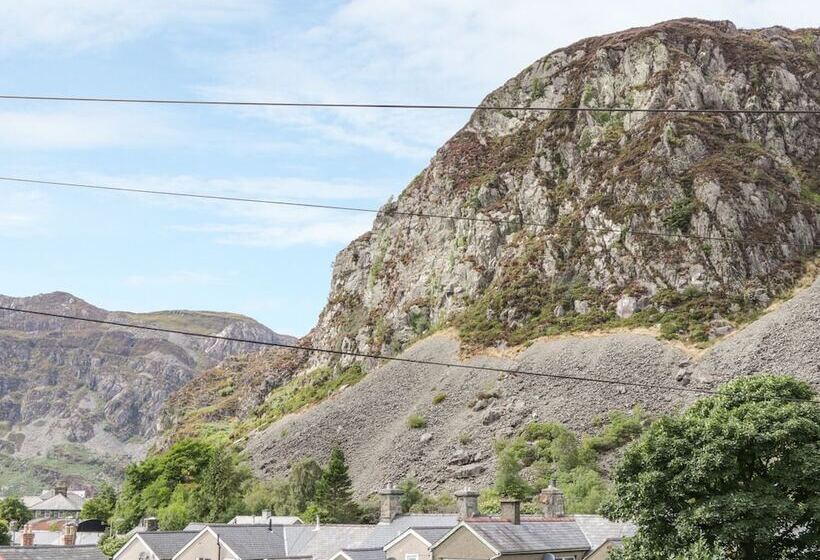 Garreg Ddu