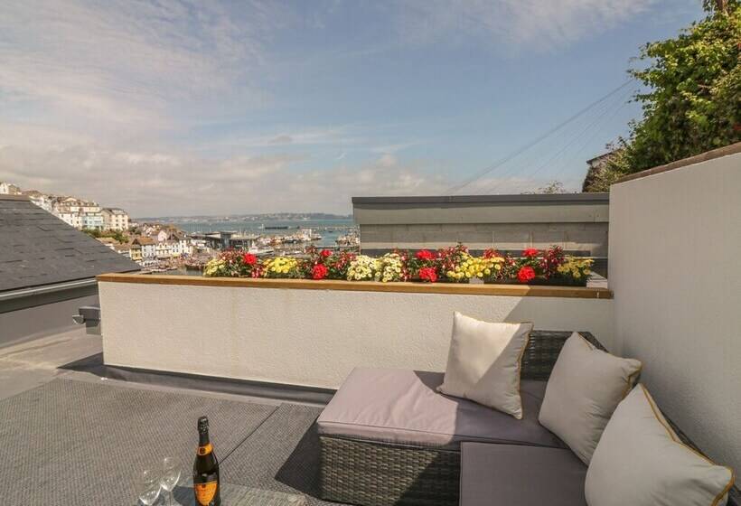 Harbour View Retreat