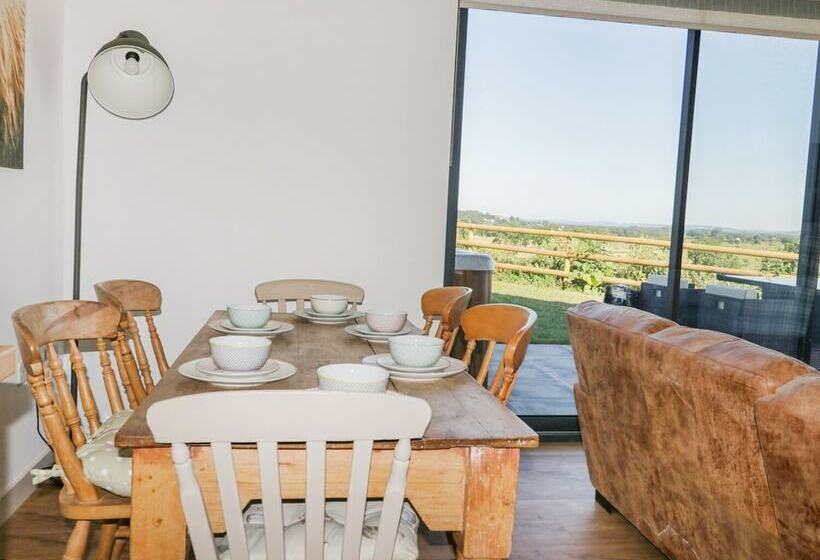 Heron Lodge Castle Farm