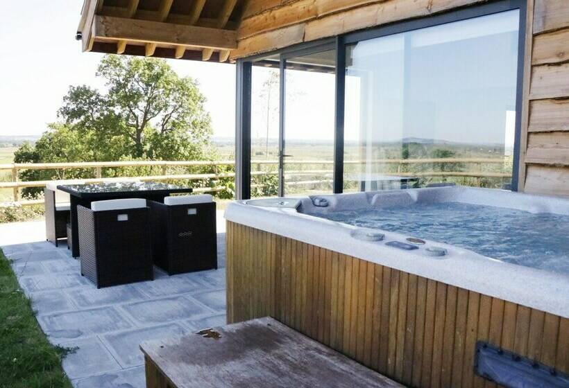 Heron Lodge Castle Farm