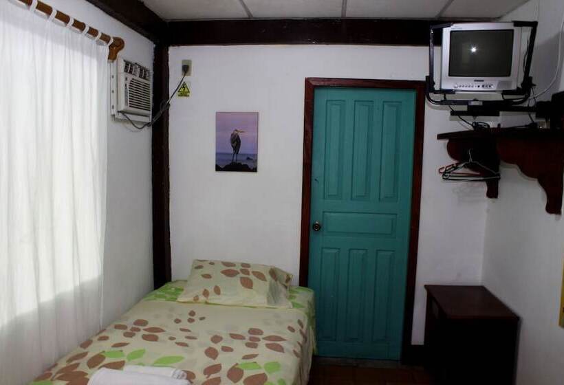 فندق فئة نجمة واحدة Puerto Ayora Island