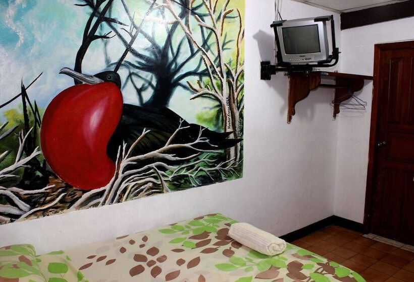 فندق فئة نجمة واحدة Puerto Ayora Island