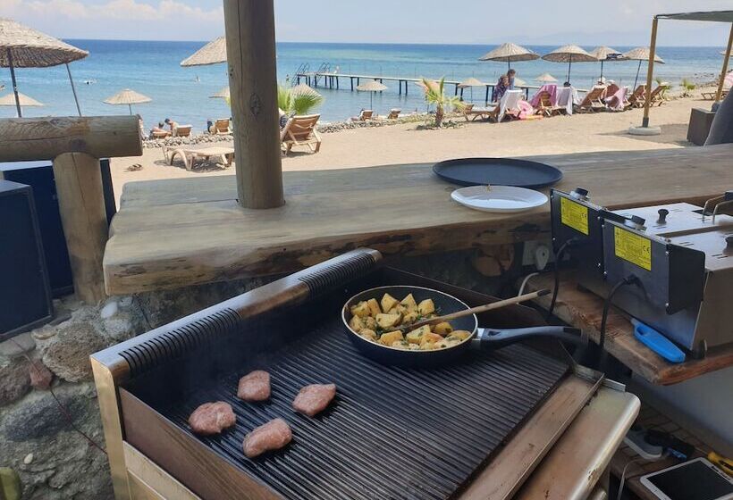 فندق Assos Batik Iskele Beach