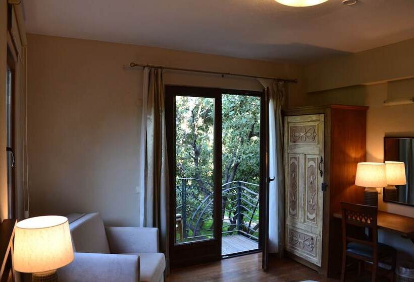 فندق Assos Batik Iskele Beach