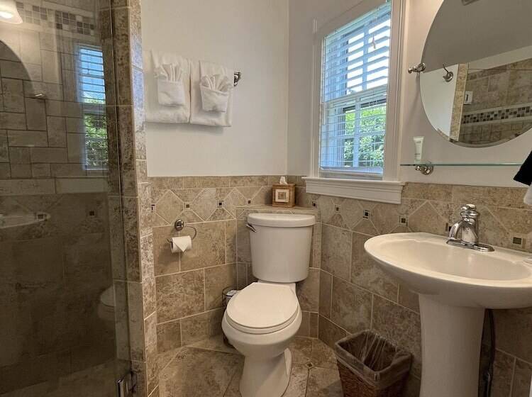 酒店 Beach Breeze Inn