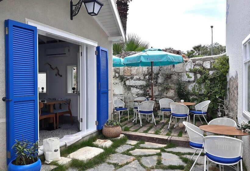 Отель Boheme Bleue