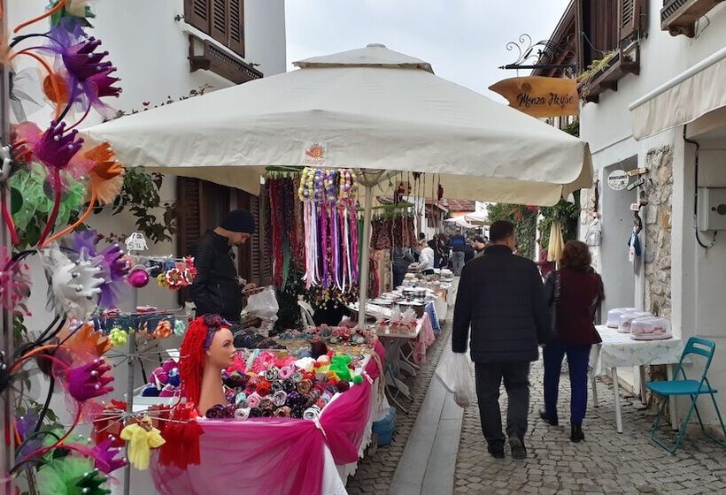 Отель Boheme Bleue