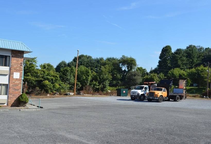 ホテル Budget Inn Of Claypool Hill