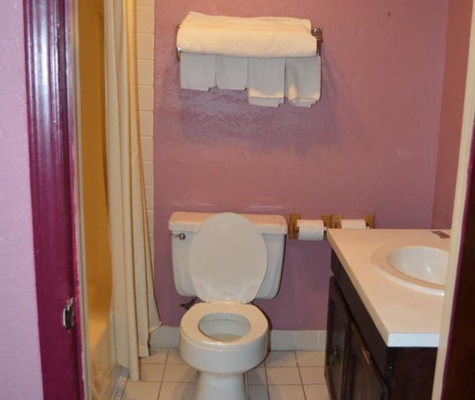 ホテル Budget Inn Of Claypool Hill