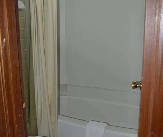 ホテル Budget Inn Of Claypool Hill