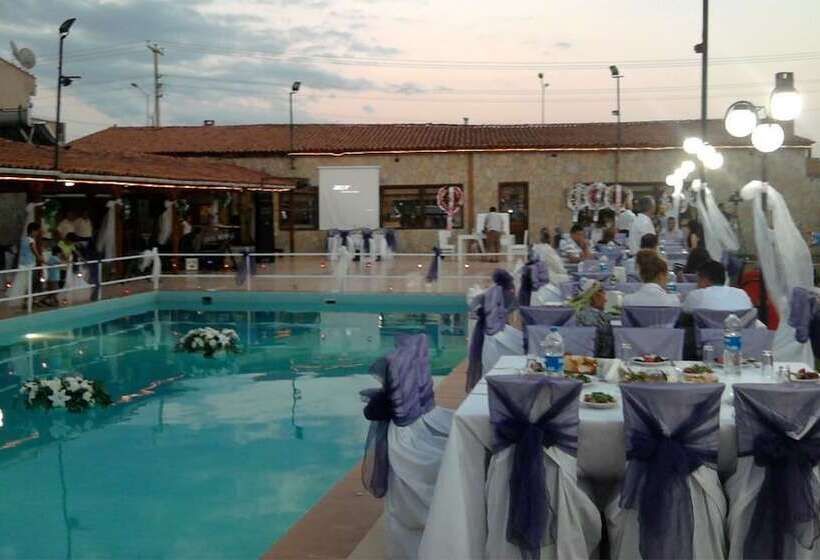 בית מלון כפרי Caravan Camping