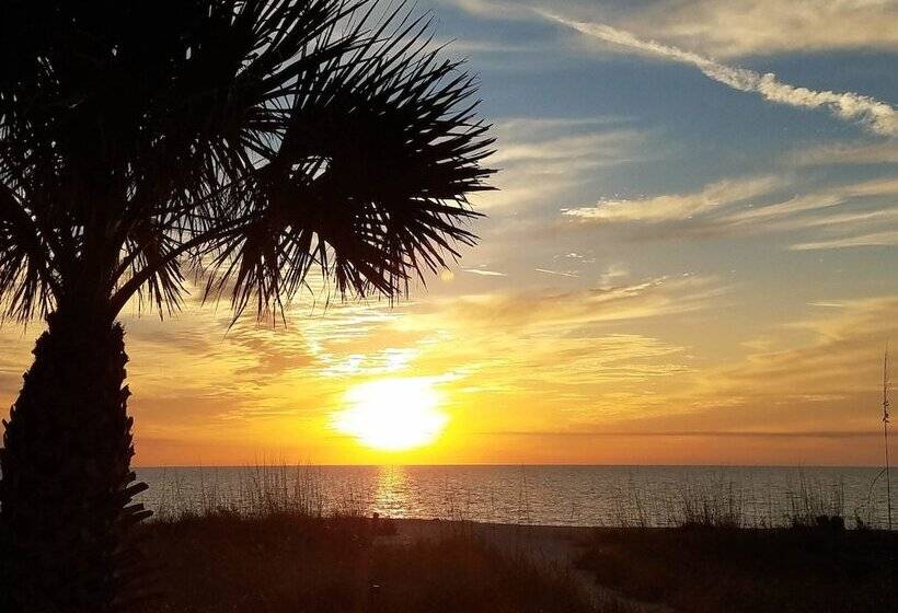 فندق Escape Resort & Marina