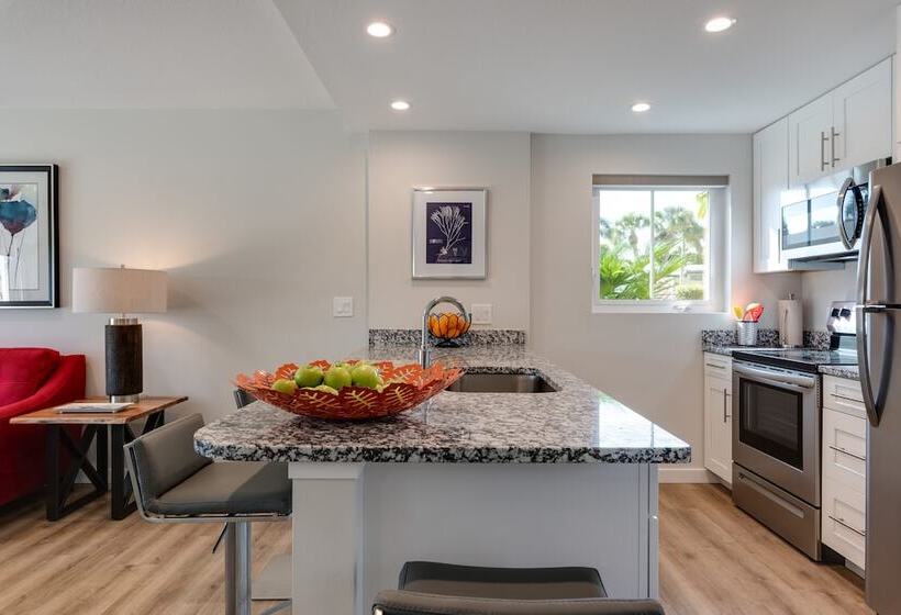 فندق Escape Resort & Marina