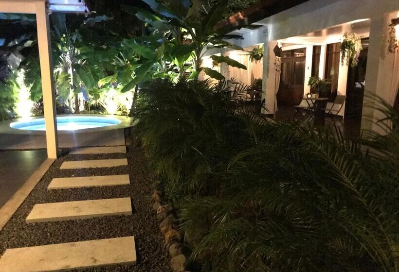 فندق Good Life Lodge