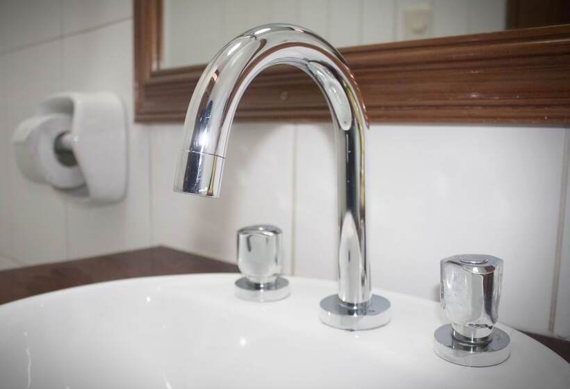 ホテル Hostal Turistico Titikaka