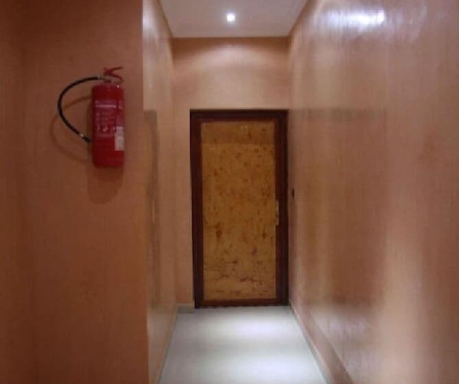 בית מלון כפרי Hôtel Amsterdam