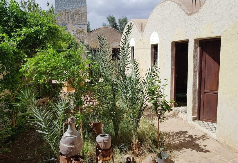 Отель Hôtel El Fayja