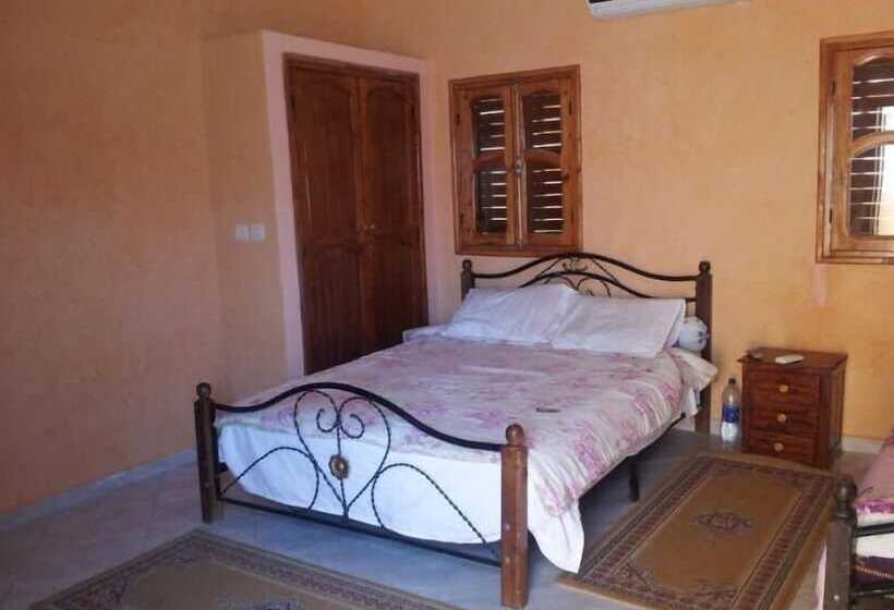 Отель Hôtel El Fayja