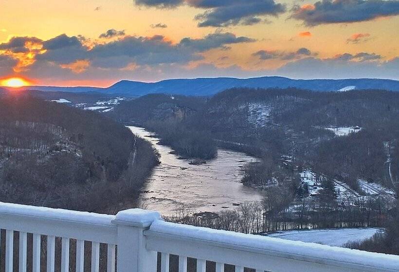 Отель Inn At Riverbend