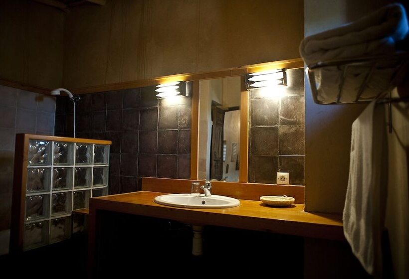 Отель Kasbah Ait Ben Moro