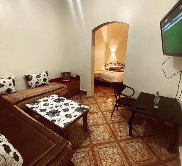 هتل La Renaissance Tata