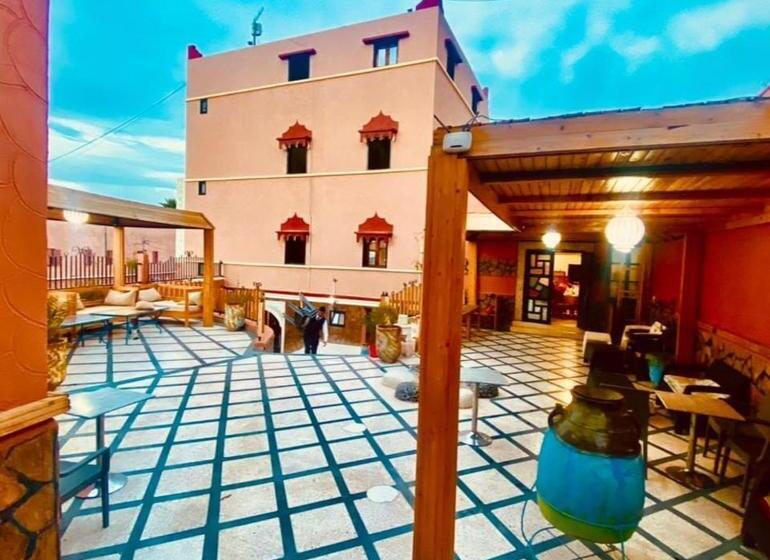 هتل La Renaissance Tata