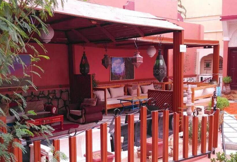 هتل La Renaissance Tata