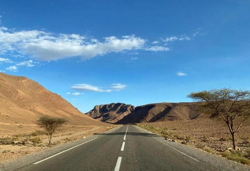 هتل La Renaissance Tata