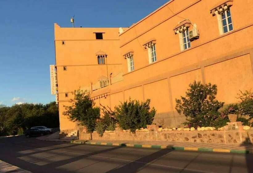 هتل La Renaissance Tata