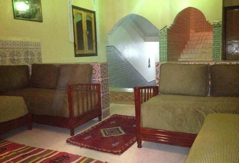 هتل La Renaissance Tata