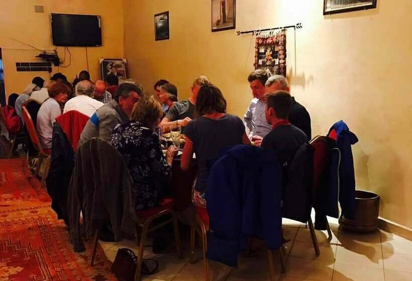 هتل La Renaissance Tata