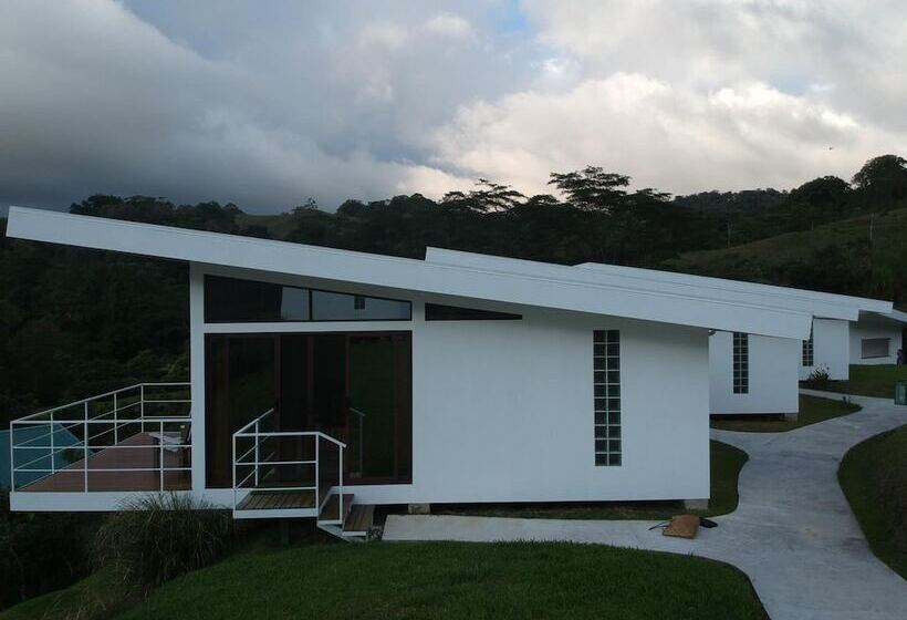 هتل Laguna Arenal