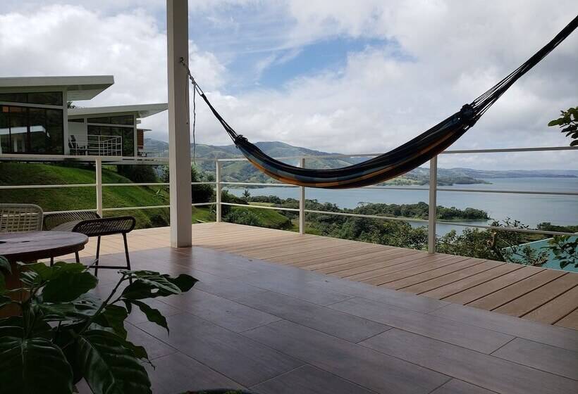 هتل Laguna Arenal