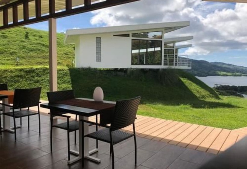 هتل Laguna Arenal