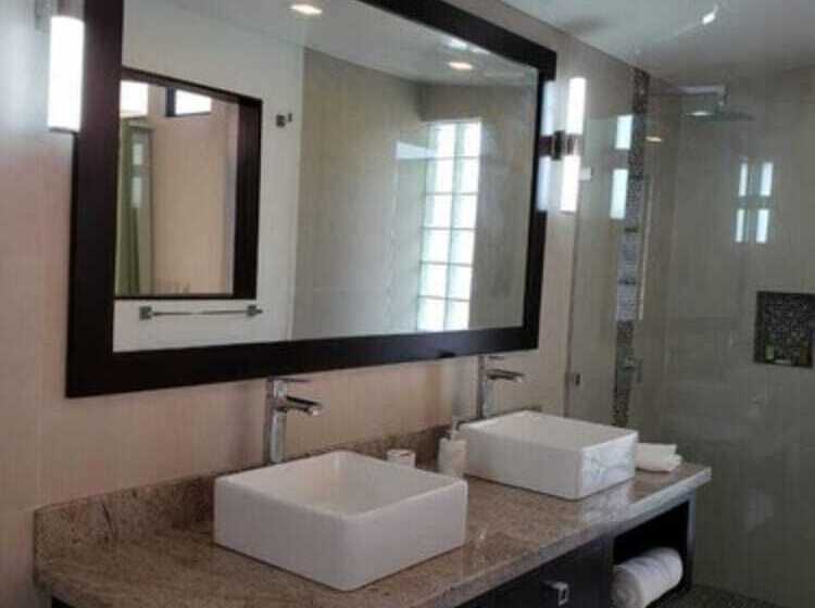 هتل Laguna Arenal