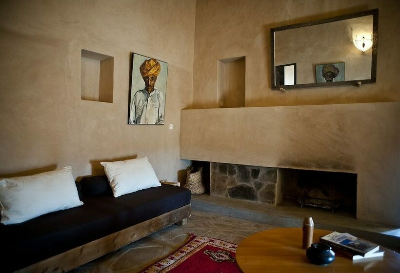 Отель Kasbah Ait Ben Moro