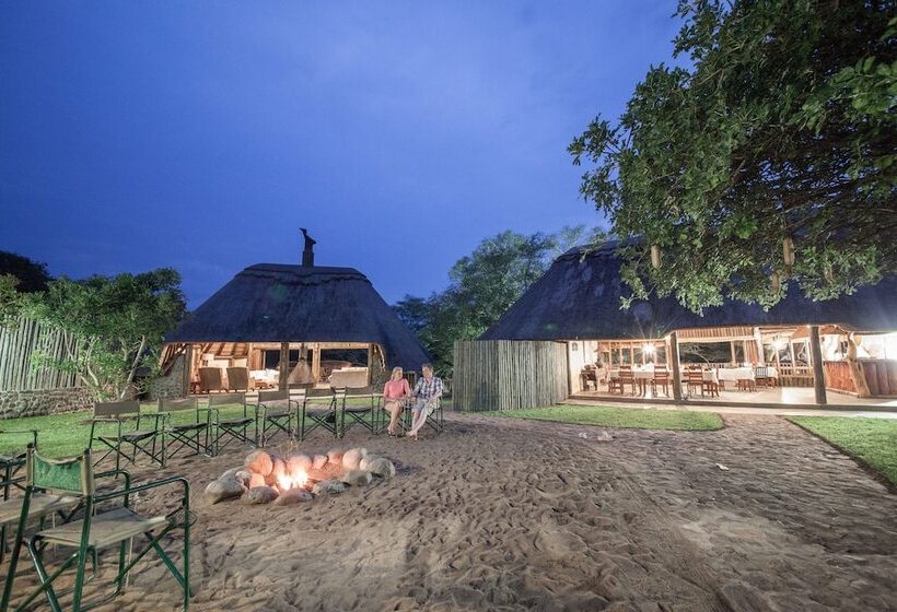 Hotel Rhino River Lodge