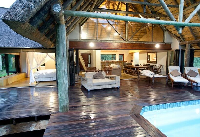 Hotel Rhino River Lodge