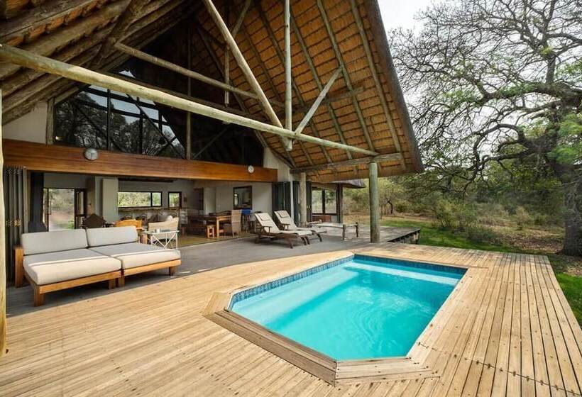 Hotel Rhino River Lodge