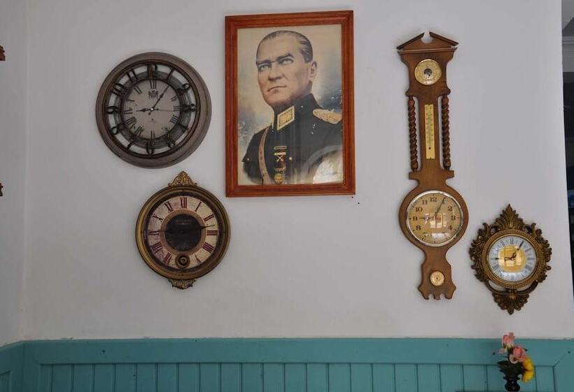 호텔 Saatli Konak Pansiyon