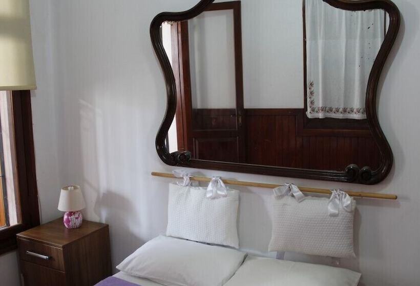 호텔 Saatli Konak Pansiyon