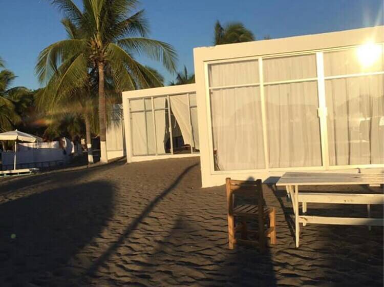 ホテル Tachinaste