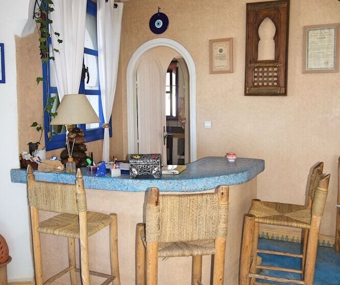 هتل Un Thé Au Bout Du Monde