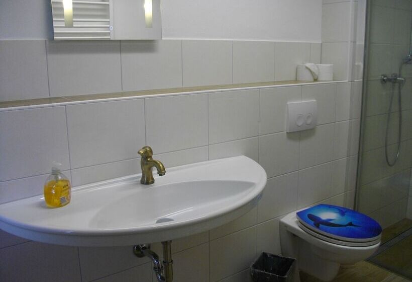 ホテル Vierjahreszeiten Appartments