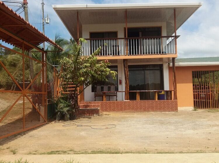 בית מלון כפרי Villa Manolo