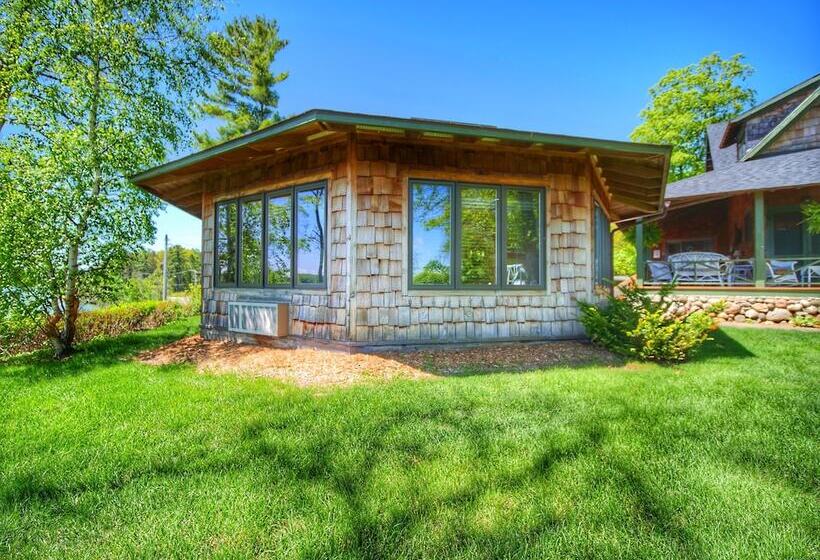 Отель Whaleback Inn