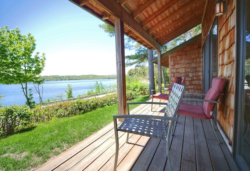 Отель Whaleback Inn