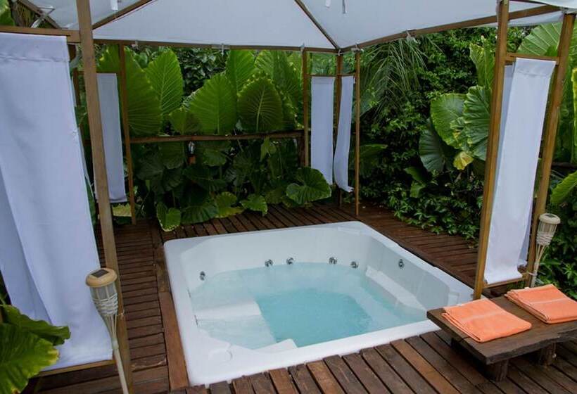 Hotel Yacaratia Lodge